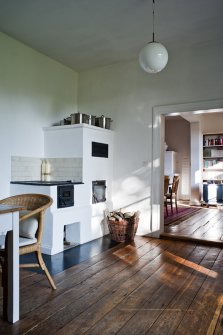 Blick aus der K&uuml;che ins Esszimmer